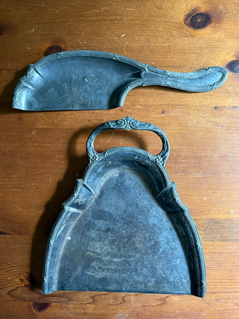 Porte-miette, Antique French Silver-Plated Crumb Tray & Scraper – Belle Époque Dining Service