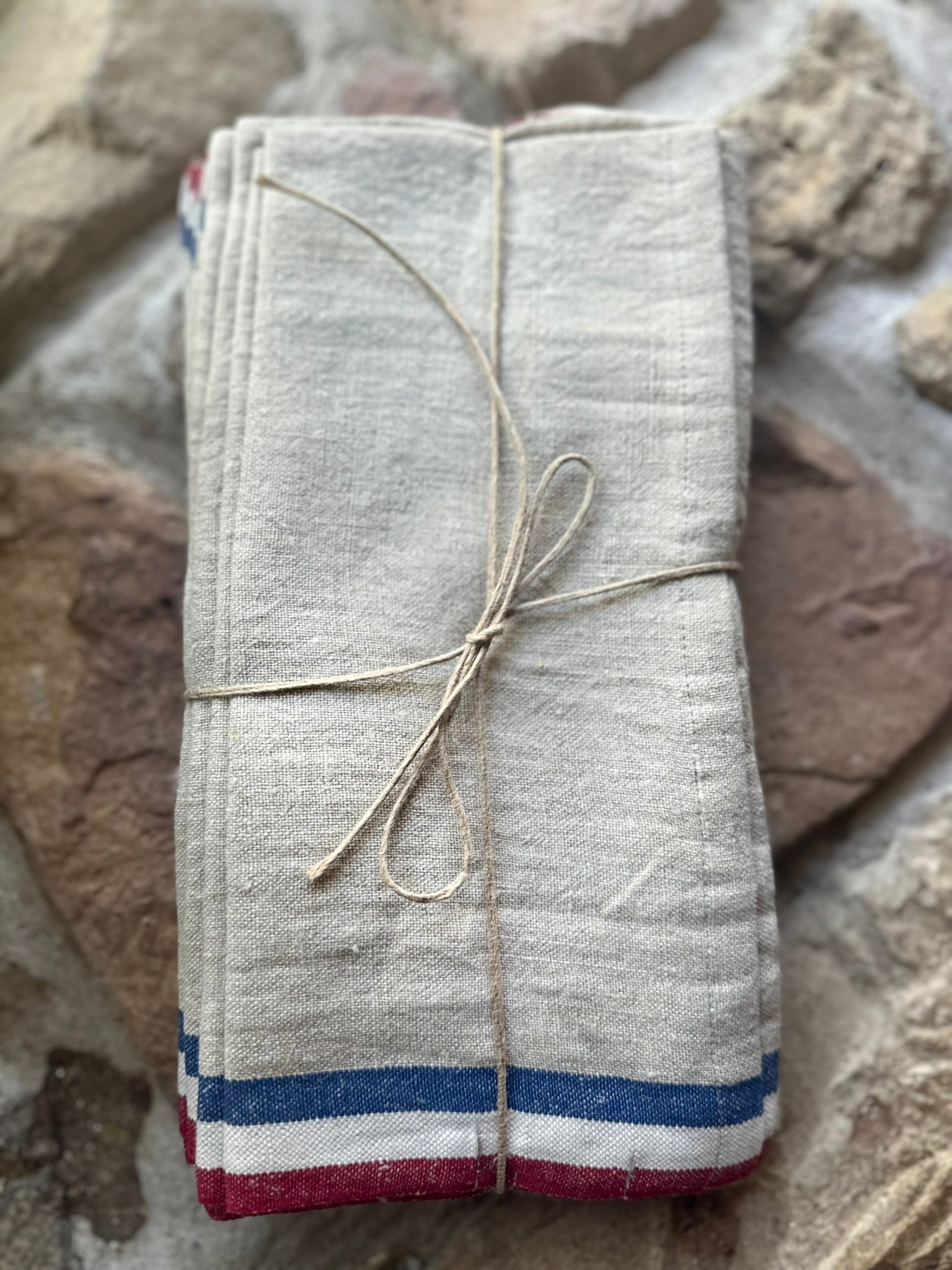 Languiole Flatware & French Linen Napkins | Pale Blue | Napoleonic Bee | Service for 4