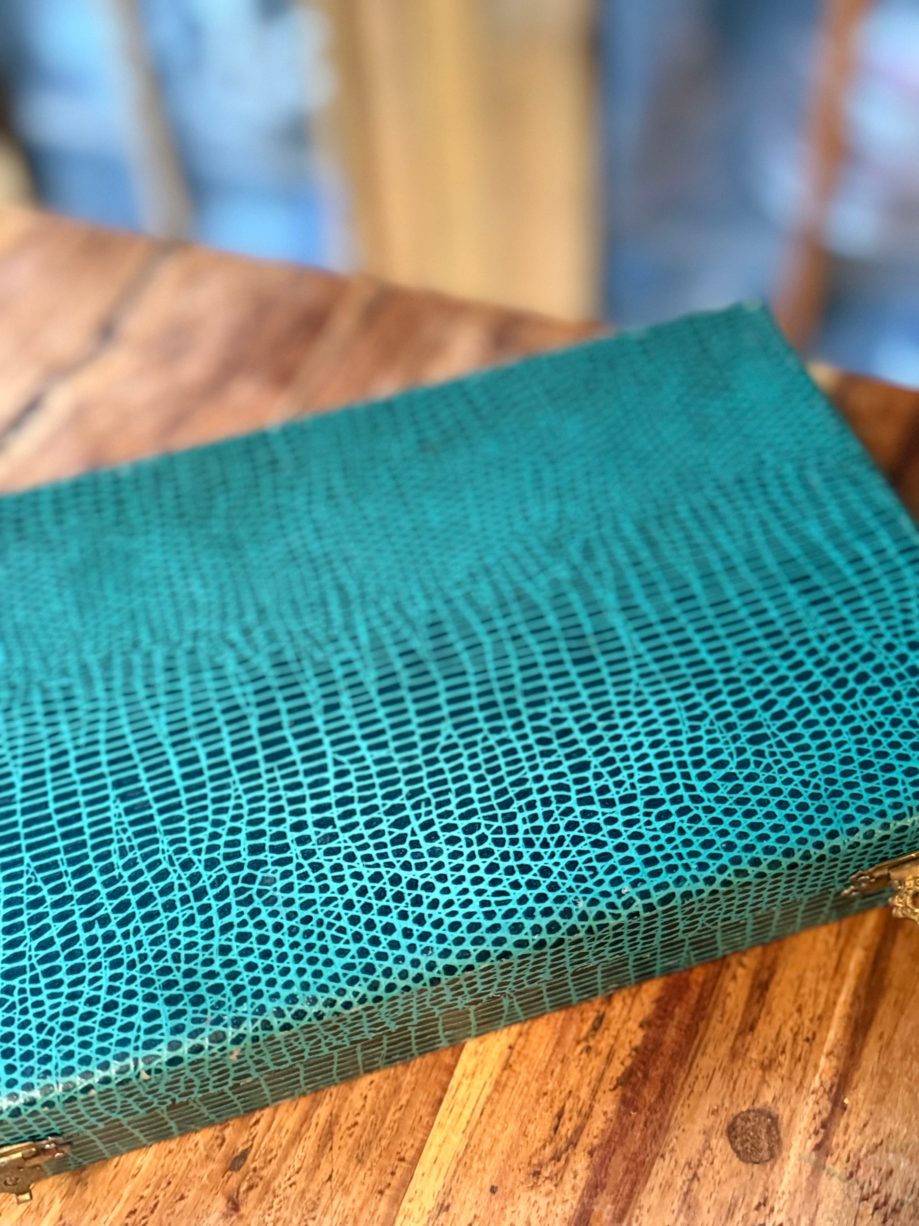 Set of 12 French Faux Horn-Handle Knives in Original Presentation Case