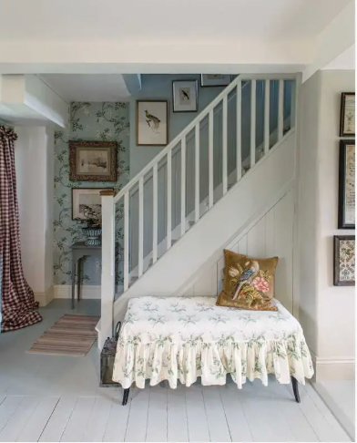 Perfect English Small and Beautiful By Ros Byam Shaw