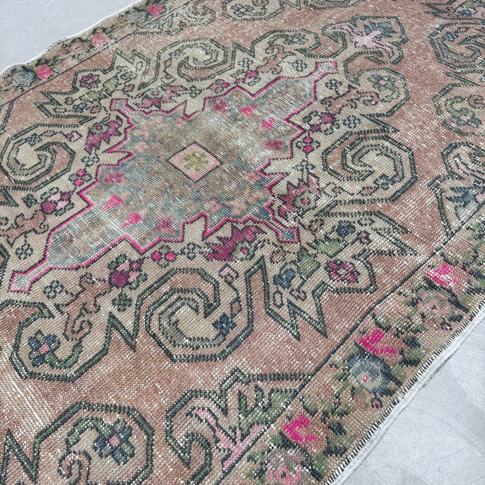 Blush and Sage Vintage Turkish Accent Area Rug 4.6 x 6.9 ft