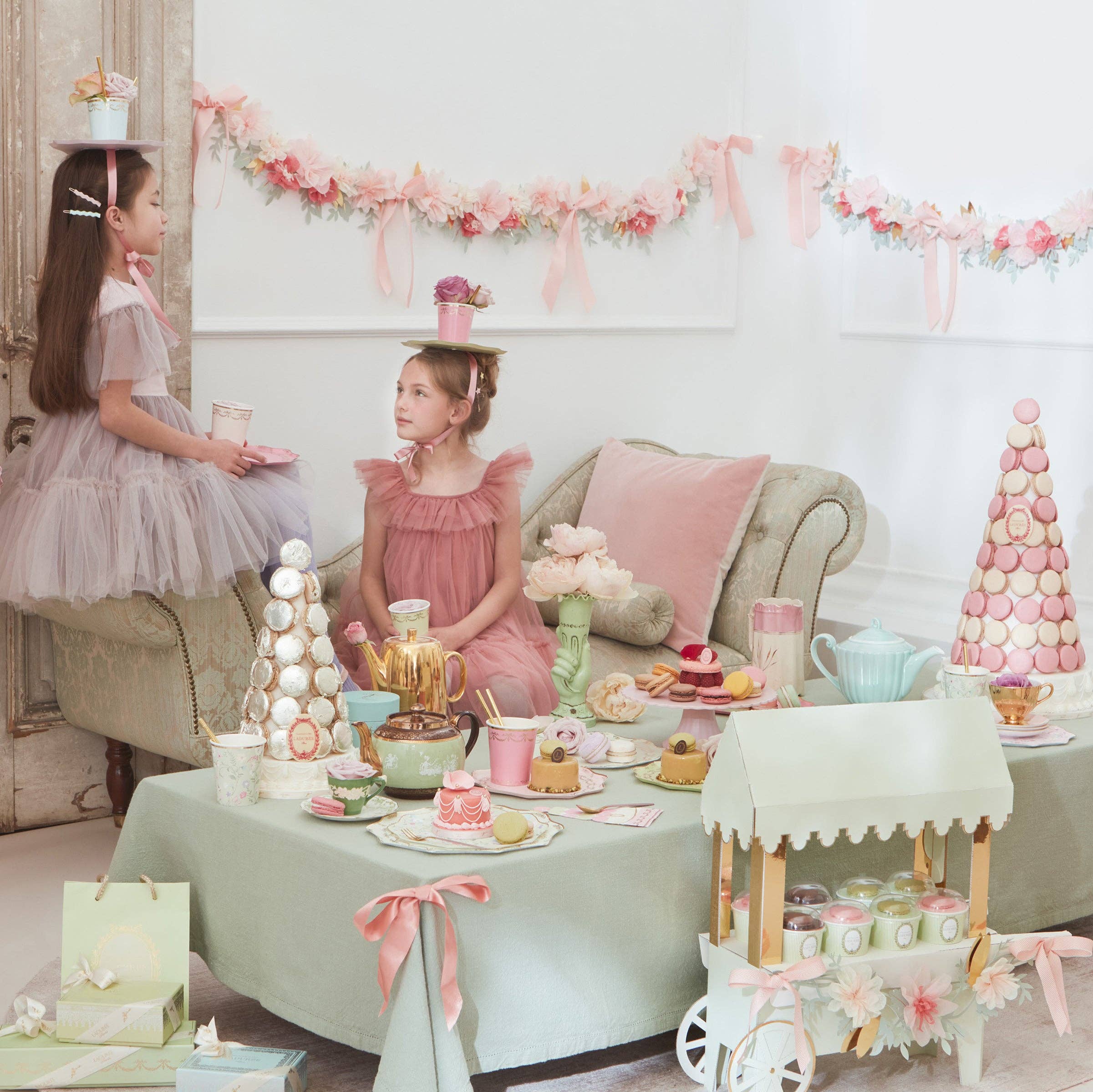 Meri Meri x Ladurée Paris Garland Set