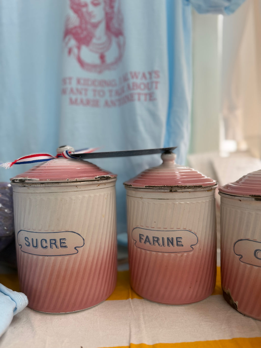 Blush Pink 1930s Enamel Series d'Épices