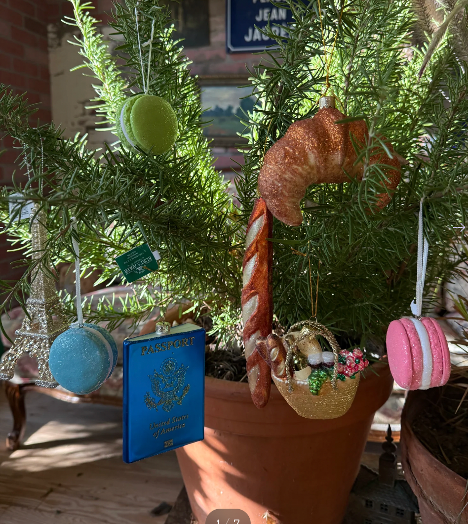 French market basket ornament with baguettes, wine and berries, Provence Christmas décor ornament